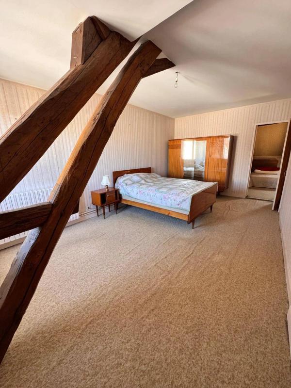 Maison - 99 m² - 5 pièces