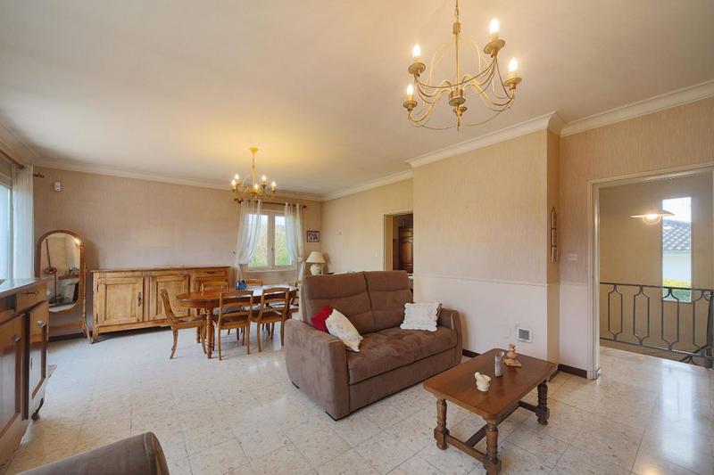 Maison - 98 m² - 5 pièces