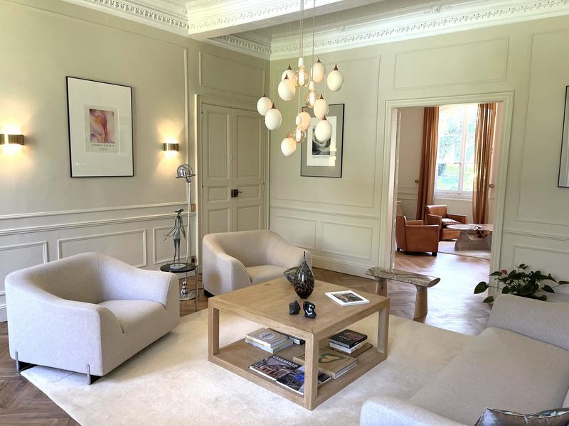 Maison - 484 m² - 17 pièces