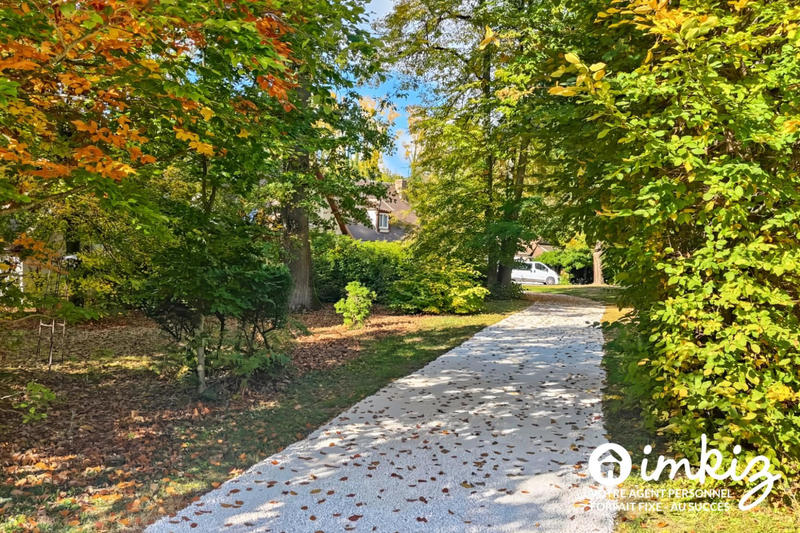 Maison - 227 m² - 7 pièces