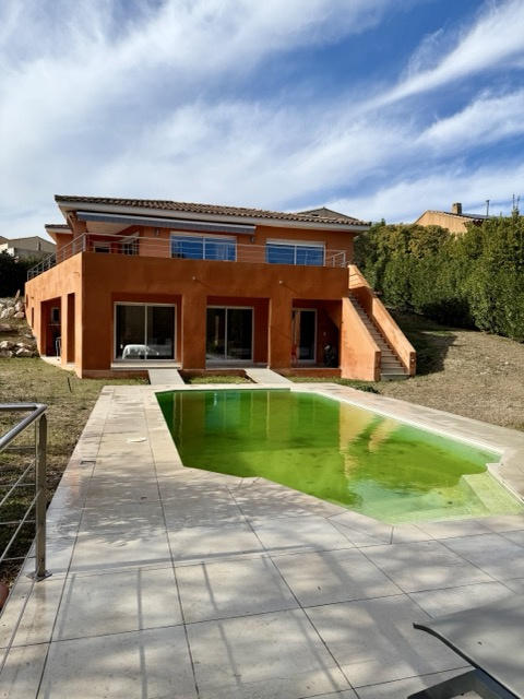 Maison - 176 m² - 6 pièces