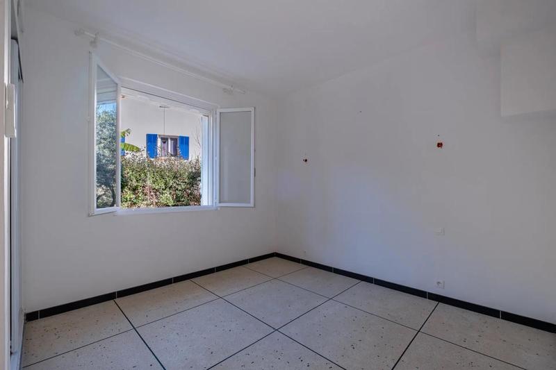 Studio - 100 m² - 4 pièces