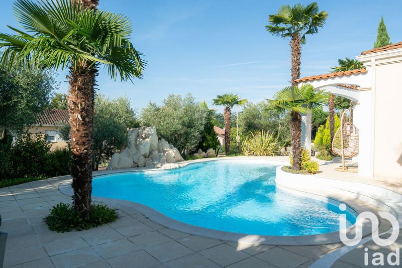 Maison - 252 m² - 8 pièces