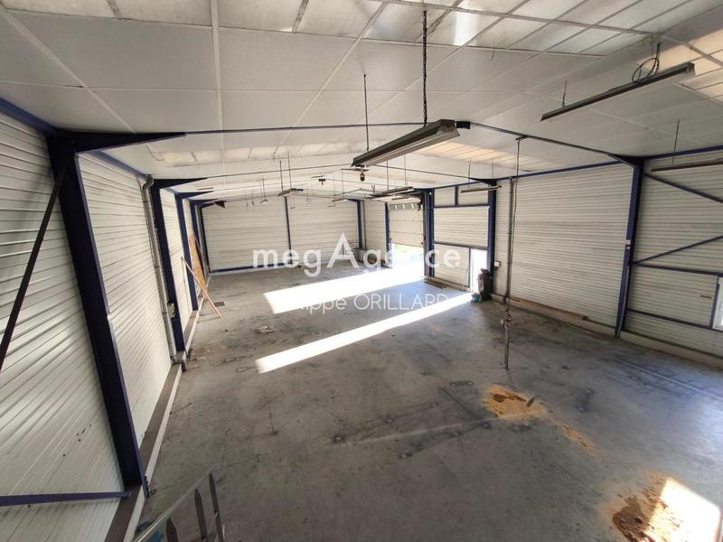 Local commercial - 550 m² - 2 pièces