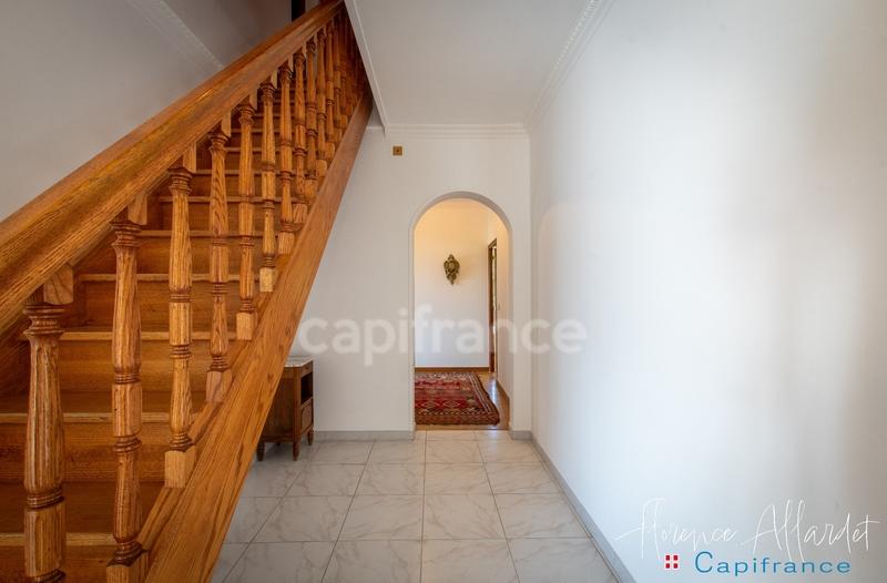 Propriété - 396 m² - 14 pièces
