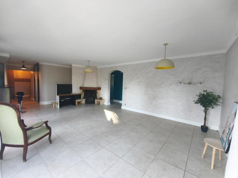 Appartement - 147 m² - 6 pièces