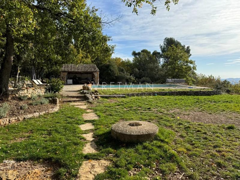 Villa - 200 m² - 5 pièces