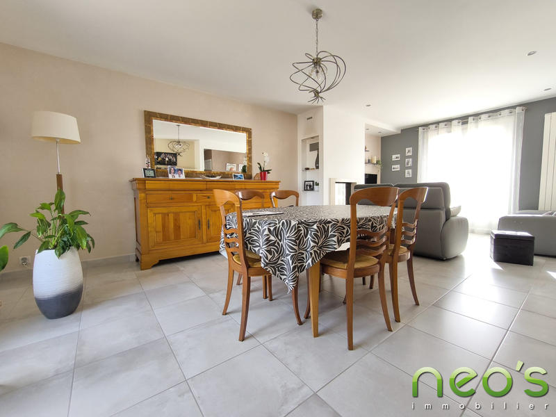 Maison traditionnelle - 92 m² - 4 pièces