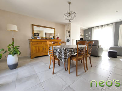 Maison traditionnelle - 92 m² - 4 pièces