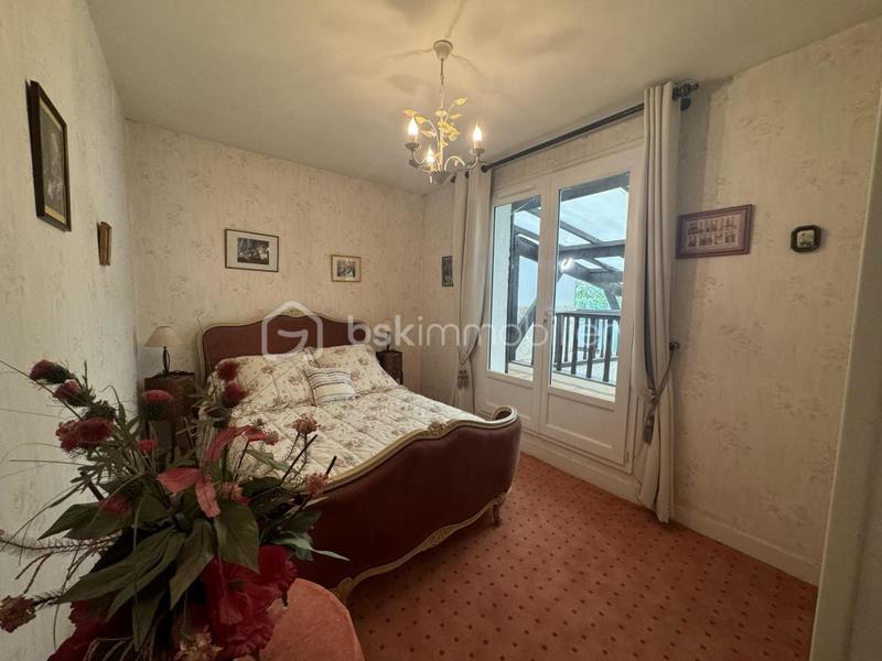 Propriété - 261 m² - 10 pièces