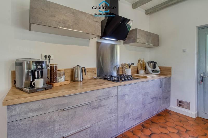 Propriété - 190 m² - 9 pièces