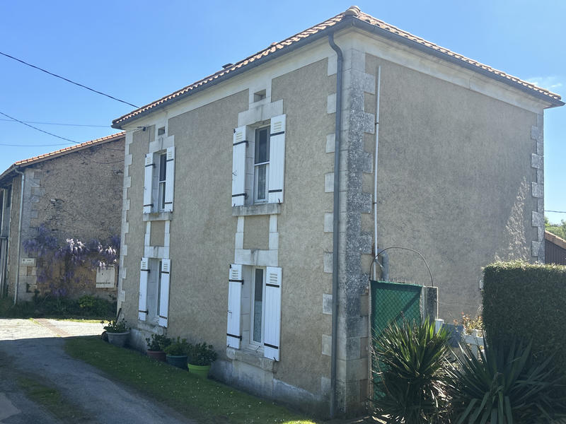 Maison - 96 m² - 4 pièces