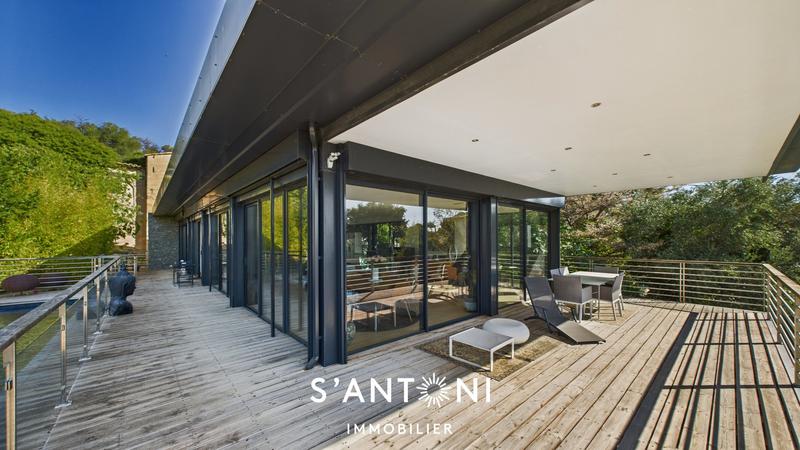 Villa - 180 m² - 4 pièces