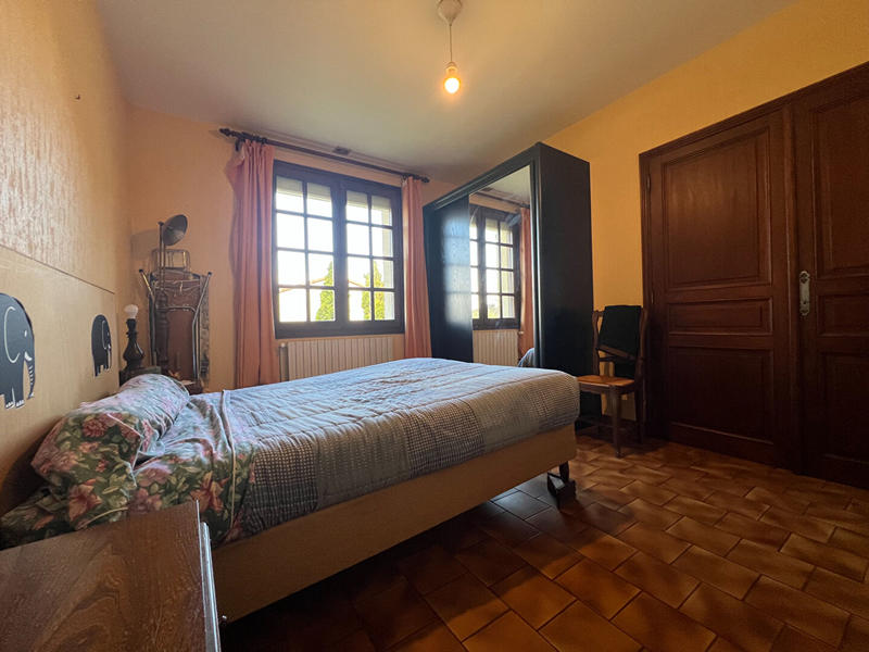 Maison - 232 m² - 7 pièces