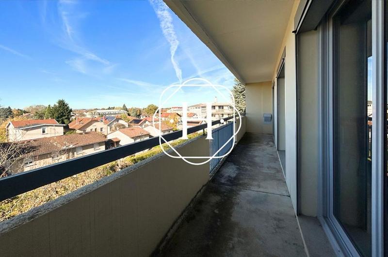 Appartement - 100 m² - 5 pièces