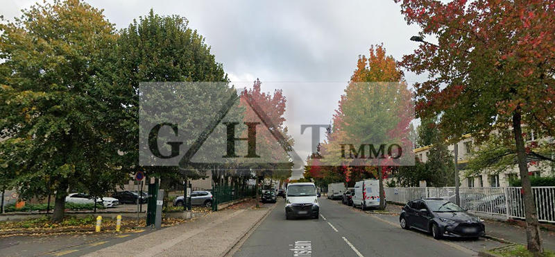 Entrepôt - 2 400 m²