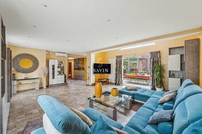 Maison - 296 m² - 5 pièces