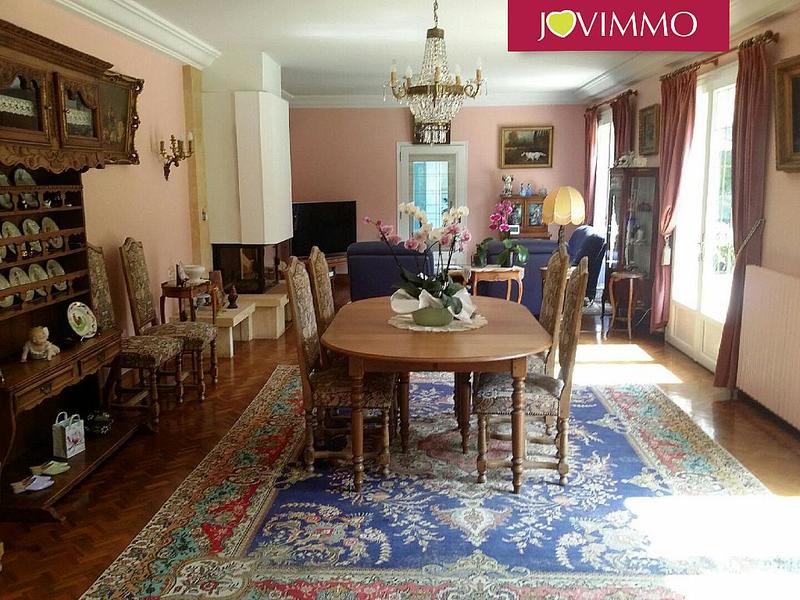 Maison - 309 m² - 11 pièces