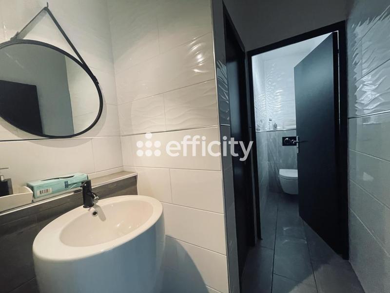 Demeure - 200 m² - 7 pièces