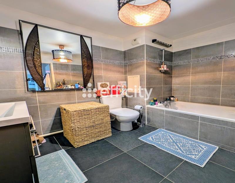 Appartement - 93 m² - 4 pièces