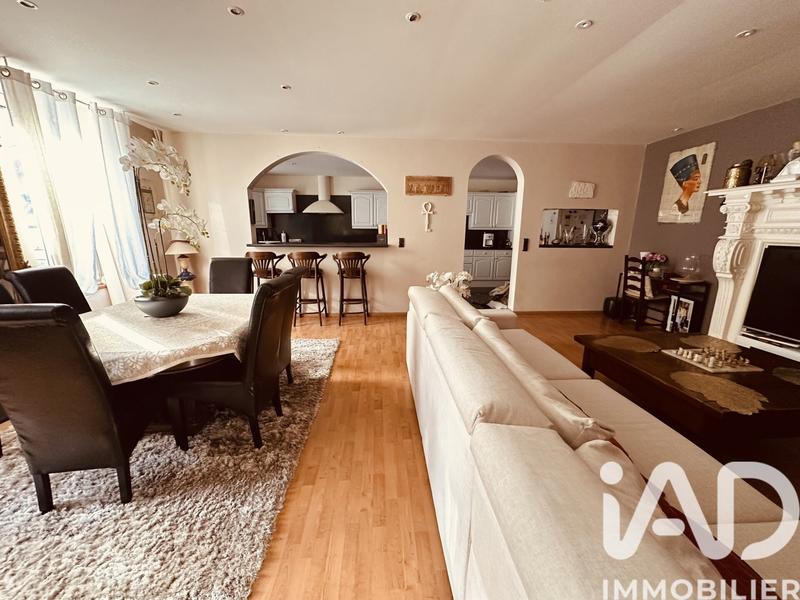 Maison - 368 m² - 15 pièces