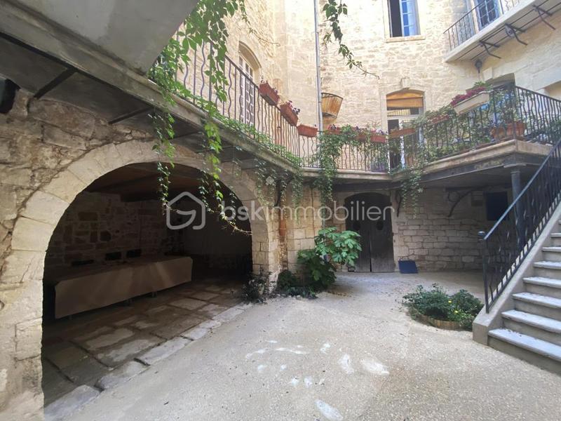 Demeure - 450 m² - 14 pièces