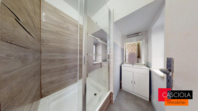 Appartement - 80 m² - 4 pièces