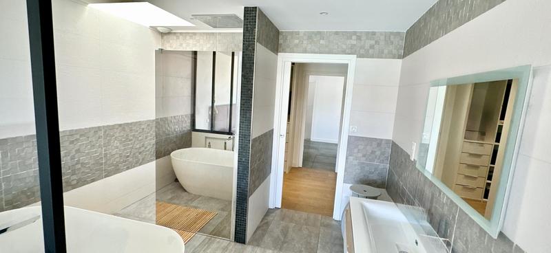 Maison - 161 m² - 5 pièces