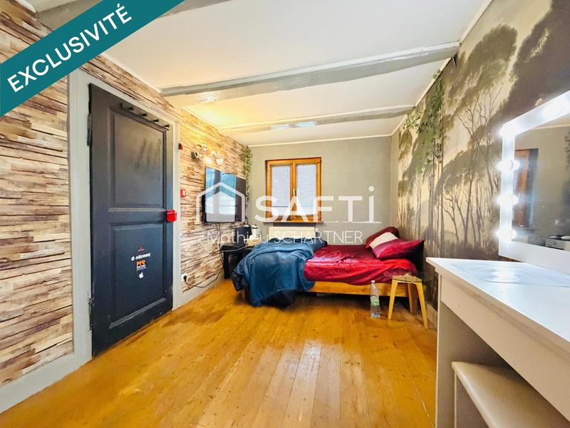 Maison - 90 m² - 5 pièces