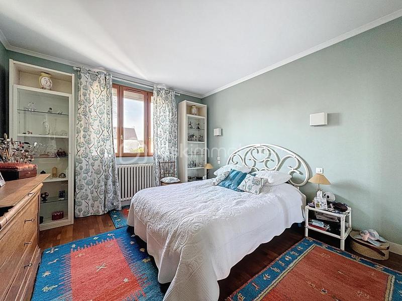 Maison - 248 m² - 11 pièces