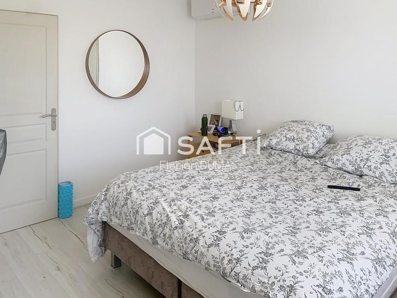 Maison - 180 m² - 8 pièces