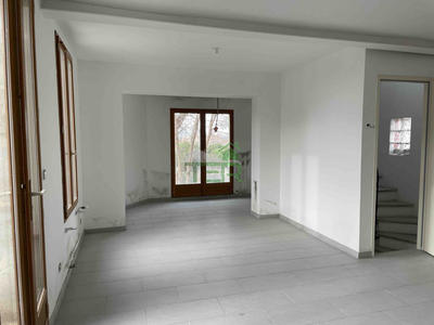 Maison - 103 m² - 9 pièces