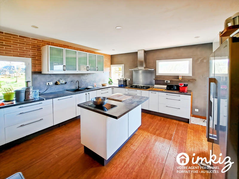 Maison - 285 m² - 7 pièces