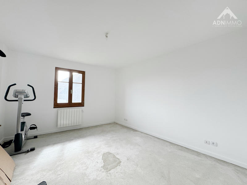 Maison - 223 m² - 7 pièces