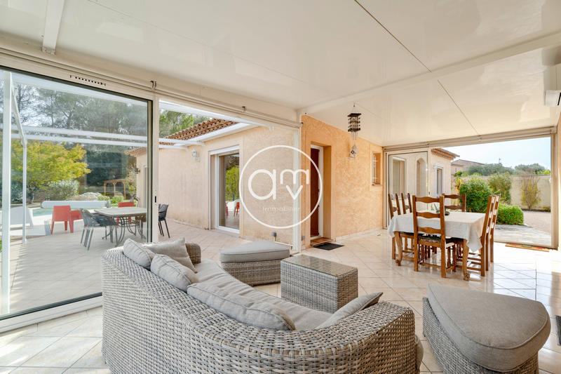 Maison - 253 m² - 9 pièces