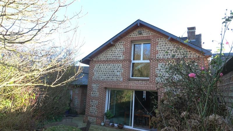 Maison - 202 m² - 9 pièces