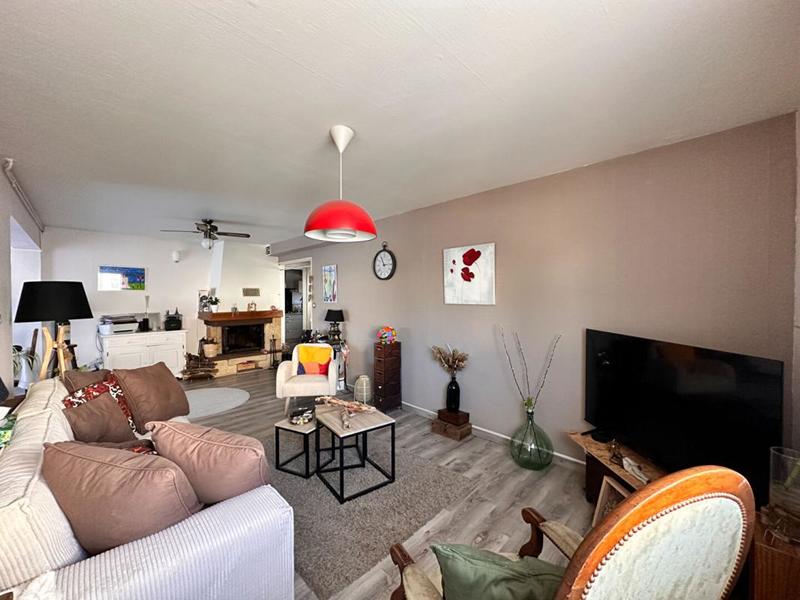 Maison - 99 m² - 5 pièces