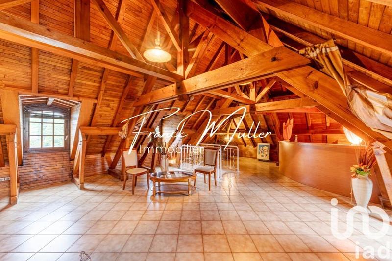 Maison - 270 m² - 9 pièces