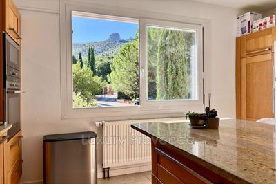 Maison - 200 m² - 6 pièces