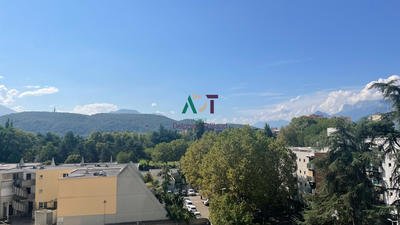 Appartement - 102 m² - 5 pièces