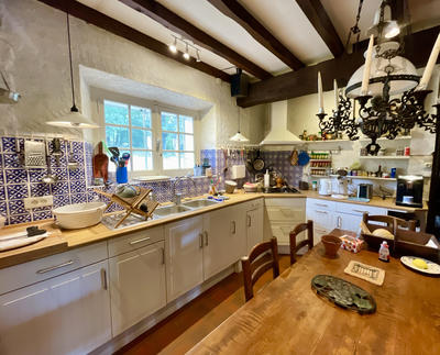 Maison - 210 m² - 9 pièces