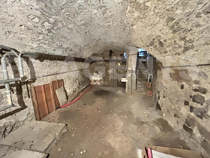 Local commercial - 199 m² - 4 pièces