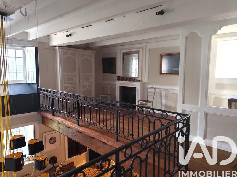 Maison - 218 m² - 6 pièces