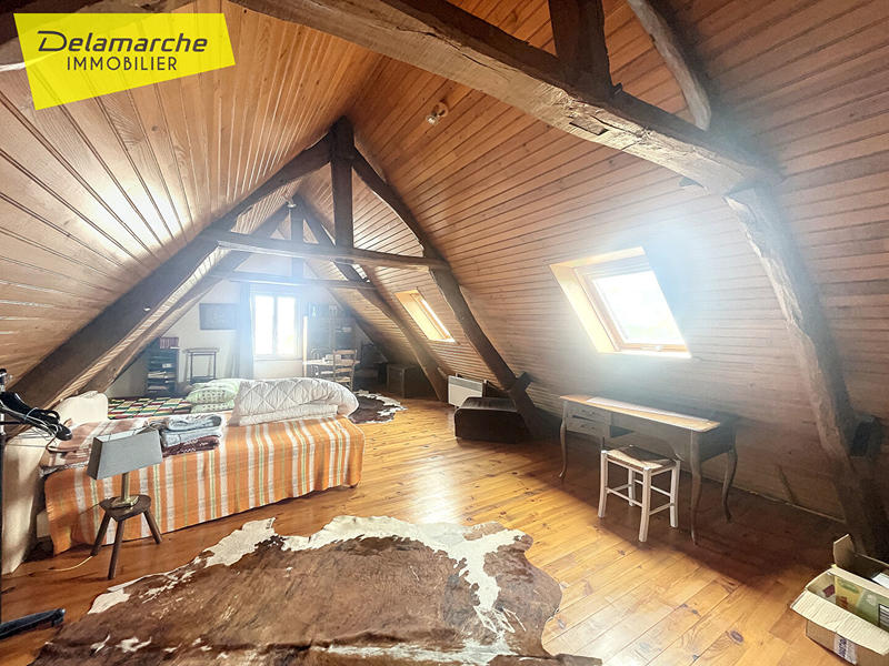 Maison - 208 m² - 9 pièces