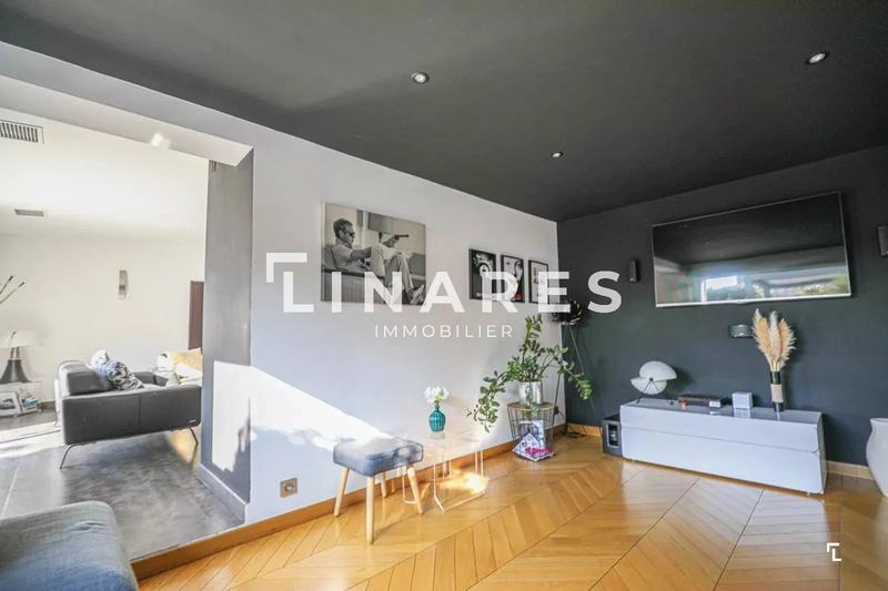 Villa - 220 m² - 6 pièces