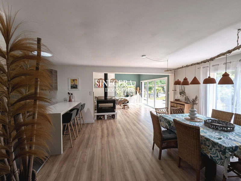 Maison - 140 m² - 6 pièces