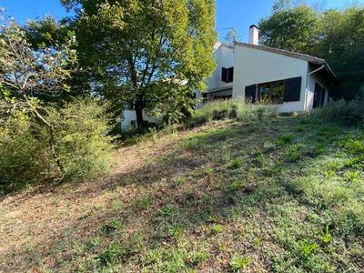 Maison - 180 m² - 7 pièces