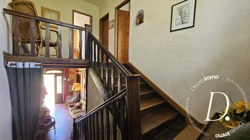 Maison - 280 m² - 11 pièces