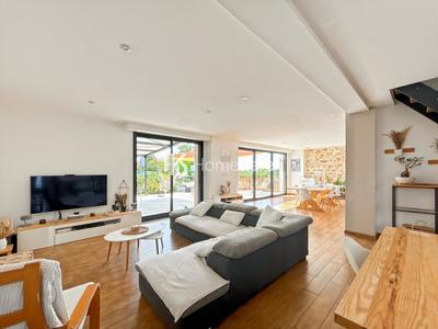 Maison - 185 m² - 4 pièces