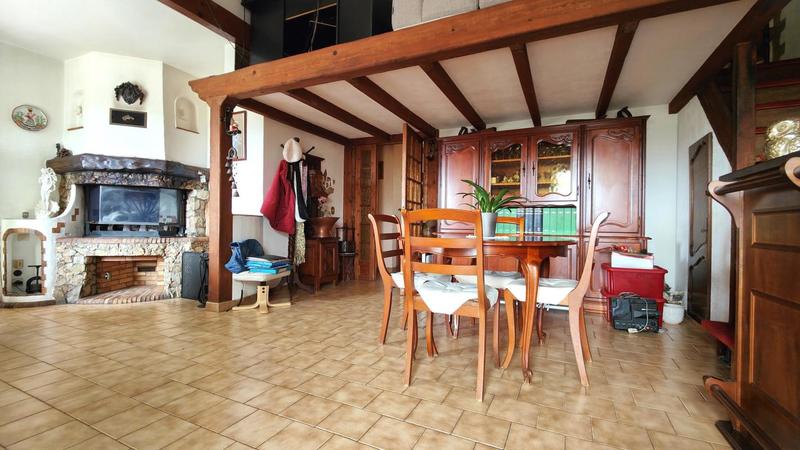 Maison - 94 m² - 4 pièces